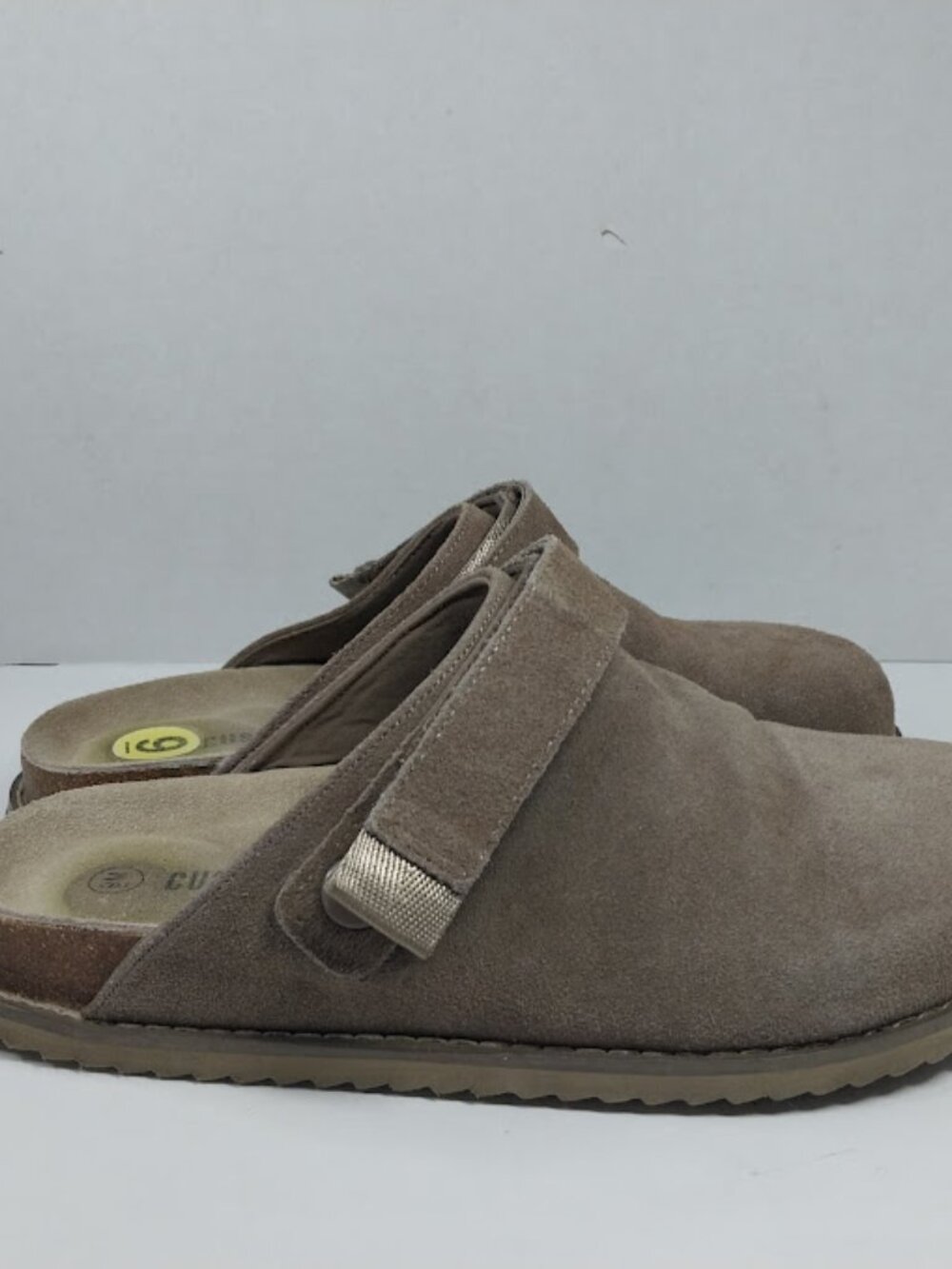 Cushionaire Womens Size 9 Boulder Genuine Suede Memory Foam Swivel Strap Clogs - Picture 9 of 13